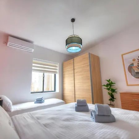 Comfortable 2bedrooms In Paceville, Balcony Jpor1-3 アパート