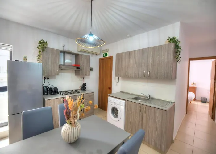 Apartment Comfortable 2bedrooms In Paceville, Balcony Jpor1-3